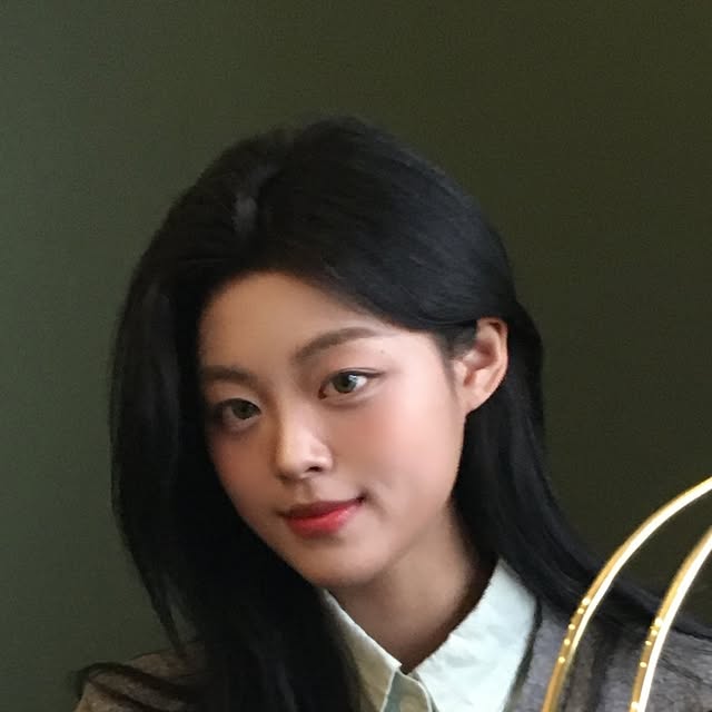고은이예뻐! on Instagram: "청주 잘 놀다갑니다🖤

#광고 #아이러니포르노화이트라인 #IRONYPORNOWHITELINE #남여공용자켓 #자켓 #레더자켓 #스웨이드자켓 #아우터 #레더 #데일리룩 #자켓추천 #JACKET #LEATHERJACKET #SUEDEJACKET"