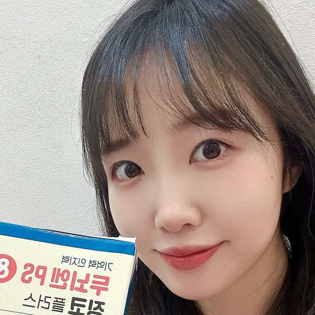 moi_hyun on Instagram: "#협찬 #맥널티바이오 요즘 깜빡깜빡 !! 가물가물 !! 한 눈에 보는 두뇌엔 PS & 징코 플러스 💙 #두뇌영양제 챙기고있어요 !! 요즘 한해한해 지나갈수록 깜빡깜빡 !! 유명 연예