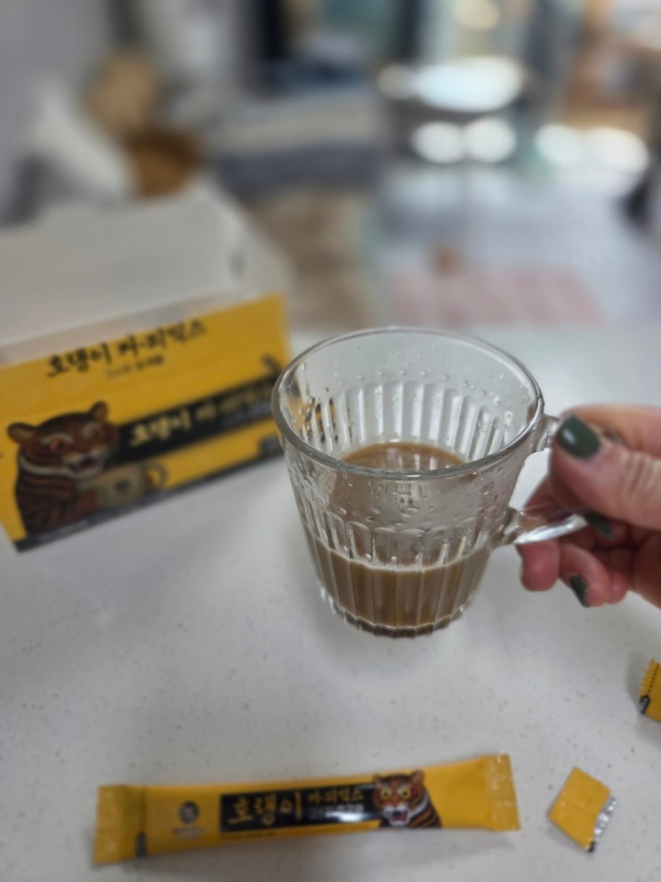 맥널티 호랭이커피 오곡향 커피믹스 제로슈가로 가볍게 즐겨