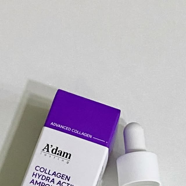 묘영 on Instagram: "#협찬 @beautyadam_official 
💜아담공방 콜라겐 하이드라 액티브 앰플💜

300Da 저분자 콜라겐이 진피층까지 도달해 속부터 탄력을 채워주고
펩타이드 9종과 히알루론산 5종 함유로 수분 공급과 주름 개선 효과까지❗️
끈적임이나 유분감 없이 촉촉하게 흡수돼서 좋더라고요
특히 같은 콜라겐라인 크림이랑 같이 사용하면 더 좋아요👍🏻

✨이런 분들께 꼭 필요해요✨
-피부 탄력이 눈에 띄게 떨어지신 분
-팔자주름, 볼 꺼짐이 고민이신 분
-속은 건조하고 겉반 번들거리는 분
-화장이 밀착되지 않고 들뜨는 분
-끈적임 없이 가벼운 텍스처 선호하는 분

#아담공방 #콜라겐앰플 #탄력앰플 #앰플추천 #바르는콜라겐 
#모공앰플 #모공축소 #동안앰플 #리프팅앰플 #저분자콜라겐 
#화잘먹앰플 #아담공방앰플 #히알루론산앰플 #수분세럼"
