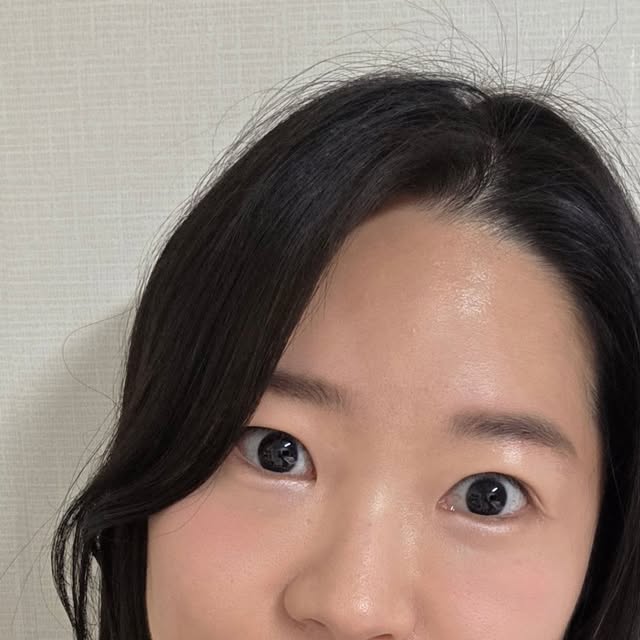 빵란 | 빵란의 빵원 라이프 on Instagram: "#광고 투에이엔 러브 버블 컬렉션으로 완성한 🍬달달 메이크업🍬

💄 립 : 버블리 · 슈가버블 · 피치버블
😊 치크 : 핑크텐션 · 버블하트 · 핑크페탈
✨ 파데 : 19호 페일베이지 · 20호 복숭아 · 21호 아이보리

핑크 무드 가득💗
투에이엔 러브 버블 컬렉션

립은 단독도 예쁘지만
버블리+슈가버블 레이어링하면 러블리 매력 폭발!

핑크텐션 치크로 생기 과즙팡팡 🍑

파운데이션 미니는 피부 톤 맞춤으로 선택할 수 있어서 데일리 베이스템으로 딱이에요! 
얇고 촉촉하게 밀착돼서 여름에도 무너지지 않고 오래 유지돼요 💕

투에이엔 신상 👉 8월 올영픽에서 만나보세요!

@2an_official
#올영픽 #올리브영추천템 #올영필수템 #러브버블컬렉션 #롱웨어링파운데이션미니 #컬러플레이듀얼라이너"