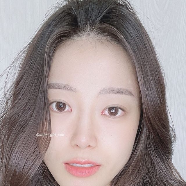 쑤🍑🐳 on Instagram: "#협찬 @freeup.official 프리업 🩵원더 포어 클리어 패드 & 💚피스풀 스킨 수딩 패드 패드 원단부터 에센스 모든 내용물 비건인증 완❕🫢 프리업 선생님덜,, 요 패드랑 요