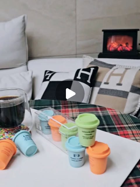 미칠미칠 on Instagram: "#광고 @enter9coffee

#엔터나인커피

엔터나인 커피, 집에서도 카페 켈리티 뽑아내는 요좀 최애 ☕️ 

SCA 스페셜티 기준 80점 이상 아라비카 원두만 사용해서 
첫 향부터 다르고, 우수한 커피 농장과 협력해 관리된 원두라 깔끔하게 살아있어요. ...

무엇보다 감탄한건 특허 동결건조 기술!
12시간 저온 추출 +-40"C에서 38시간 동결건조 과정을 찬물 뜨거운 물 상관없이 순식간에 깨끗하게 녹는 게 진짜 물만 있으면 언제어디서나 바로 한 잔 완성돼요.

알루미늄 셀링으로 밀봉돼 변질 격정 없고, 휴대성 좋아서
외출할때도 꼭 챙기는 아이템으로 예쁜 패키지라 선물하기도 
딱!! 그리고 HACCP 인증 GMP 시설에서 제조되고 Q-그레이더 연구진이 원두별 최적의 로스팅까지 잡아줘서 믿고 마시는 스페셜티 커피에요.

구매좌표 https://naver.me/Fw7xfkMp

. #광고#엔터나인커피#콜드브루#홈카페#캠핑커피#디카페인#맛있는커피#아이스커피"