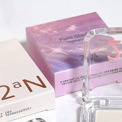 @cjyh_1204 on Instagram: "#광고 🎀 For light & Bright  ⋰˚☆ 🎀 🏷️투에이엔 퓨어 글래시 하이라이터 2.7g . @2an_official . 봄비 내리듯 촉촉하게 빛나는 펄이 정말 예쁜 하이라이터에요 라임밤과 레