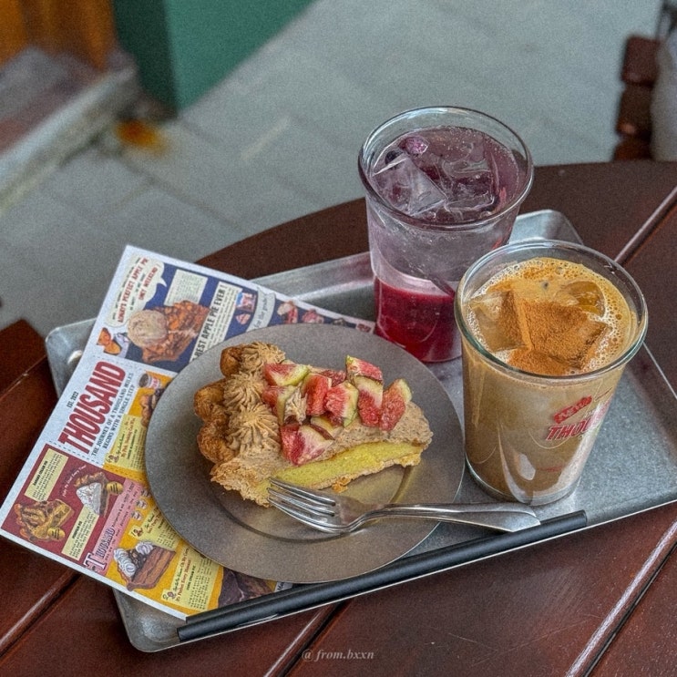신사카페 애견동반 미국식 파이 맛집 따우전드 신사점
