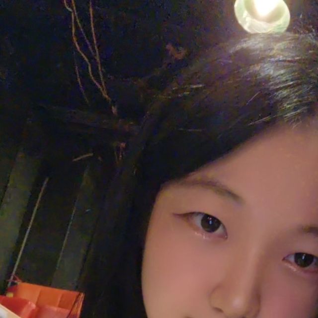 조현아 on Instagram: "#광고 ''비누 향기'' 연극 보러 혜화 다녀왔어요🩵 "비가 울리면 누군가의 향기가 기억난다" 올해 첫 연극으로 비누 향기 보러 왔어요🫧 연인과의 러브스토리일 줄 알았