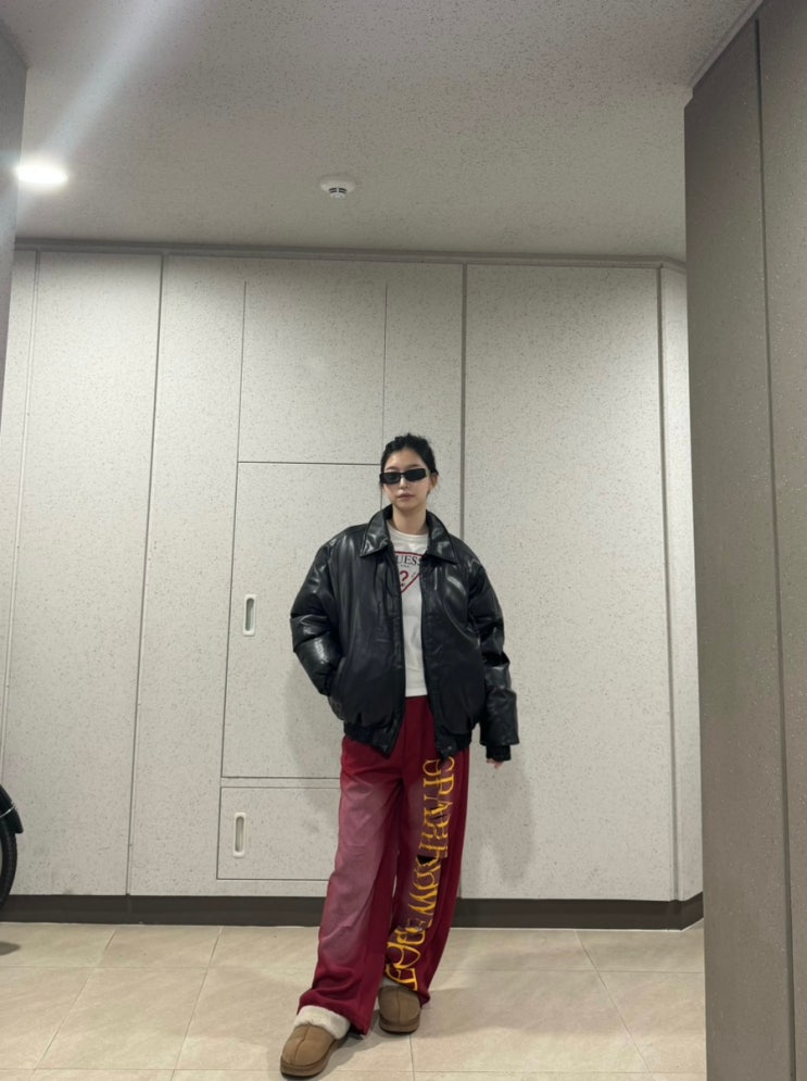 가을 느낌도 챙기고 따뜻함도 챙기는 스탠다드에러 유틸리티 카라 벌룬 레더 숏패딩☄️⚡️