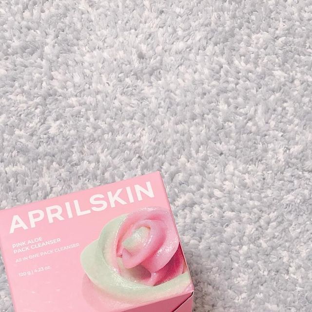 뷰티인플루언서 | 인스타기자단 | 육아맘 on Instagram: "#협찬
에이프릴스킨 NEW 핑크알로에 머랭솝 🌷
-
4 in 1 신개념 머랭 클렌저 출시!
에이프릴스킨 핑크알로에 머랭솝!

머랭처럼 쫀쫀한 거품과 제형이 신기방기 ㅎㅎ
트러블잠재우고 모공은 비우고!
각질케어부터 진정클렌징까지 클렌저하나로 끝나니까
간편하고 좋더라구요 ^^

@aprilskin_korea

#광고#에이프릴스킨#aprilskin#핑크알로에#머랭솝#클렌저추천#폼클렌저#폼클렌징#폼클렌징추천#클렌징폼#클렌저#알로에#알로에클렌저#피부진정#피지#폼클렌저추천#각질제거#저자극클렌저"