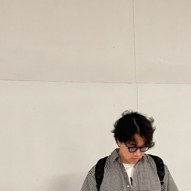 감귤인감🍊 on Instagram: "#광고 @standarderror_official 깅엄 반팔셔츠 착용했어요😜 -오버핏으로 스트릿하게 입기 좋아요 -얇은 두께로 한여름에도 가능🔥 #스탠다드에러#standarderror#반팔셔츠#셔