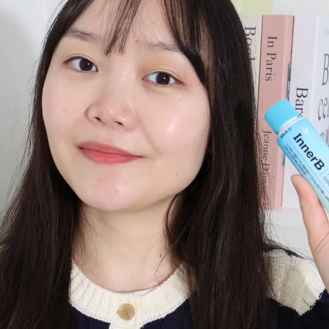 럽히 on Instagram: "#협찬 올리브영에서 발견한 이너뷰티템 ••먹는 히알루론산! 히터로 건조해진 피부, 발라도 건조 하다면 요즘 건조엔 요즘 수분! •° 이너비 아쿠아앰플 추천 수분에 대한