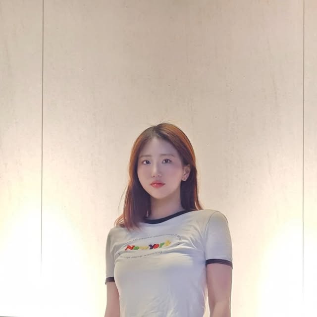 曳珠珠珠 on Instagram: "힙하다 힙해 스탠다드에러 벌룬핏 데님팬츠

빈티지 컬러 워싱 잘 뽑아내는 맛집이어서 벌써 스탠다드에러 바지 5개 있다🥰
YKK? 적혀있어 뭔가 했더니 고급지퍼를 사용해서 나중에 똑 떼질 일도 없음😂
남녀공용이라 커플로 입어도 이쁘겠다

💙벌룬핏 워싱 와이드 데님팬츠 빈티지 옐로우💛

#광고 #스탠다드에러 #남여공용팬츠 #데님 #데님팬츠 #팬츠 #바지 #와이드바지 #워싱팬츠 #와이드팬츠 #데일리룩  #바지추천 #STANDARDERROR #DENIMPANTS #DENIM#PANTS #DAILY #WIDE"