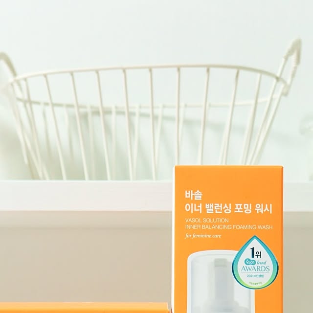 퇴근해도 바쁜 직딩 쩐나씨 🙌 on Instagram: "#제품제공_바솔 무려 W케어 18관왕 달성, #여성청결제 찐 #정착템 소개할게요 🙌🏻 #바솔 여성청결제는 한 번만 펌핑해도 풍성하게 나오기 때문에