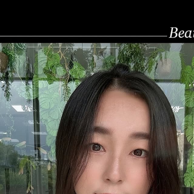 이네 💐 on Instagram: "#광고 #투에이엔 #러브버블컬렉션

런칭하자마자 올리브영 메이크업 카테고리 1위한
투에이엔 제품으로 봄웜 메이크업 완성🍑

따뜻한 무드의 코랄빛이 얼굴에 생기를 싹 올려주니까 
기분까지 화사해져요ꔛ♥ 

발림성도 부드럽고 밀착력도 좋아서 데일리템으로 
손이 자주 가는 중! 

지금 올영세일에서 투에이엔 제품을 만나보세요 ◡̈⋆* 

💗 투에이엔 메이크업 사용 제품 💗

🫧롱 웨어링 파운데이션 미니
(21 아이보리) : 자연스럽고 깨끗한 스킨톤 아이보리 컬러

🫧퓨어 글래시 하이라이터
(ND01 쉘) : 은은하게 어우러지는 맑은 진주 베이지광 

🫧컬러 플레이 듀얼라이너
(02 베베 핑크) : 러블리한 뉴트럴 핑크와 붉은기 없는 뮤트 브라운 음영

🫧베러미 아이팔레트
(11 드리밍) : 글리터, 쉬머, 매트펄, 매트 조합 밀키피치 봄웜컬러

🫧글레이즈 바운싱 틴트 
(04 피치 슈) : 봄 라이트 데일리템의 정석 피치 코랄

🫧듀얼치크
(02 러브,로지) : 라이트한 피치 핑크 컬러와 생기 가득한 피치 핑크 컬러

τнänκ чöü♥ @2an_official 

#올리브영추천템 #올영픽 #올영필수템 #롱웨어링파운데이션미니 #컬러플레이듀얼라이너"