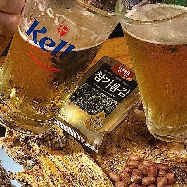 리우 on Instagram: "#광고#착한노가리생맥주 @nogary_beer 성신여대역에 위치한 가성비 호프집에 다녀왔습니당😆 힙지로 분위기 나요~_~ 분위기에 취한당😵 ✔️💕모듬 마른안주 15000원 먹태, 노