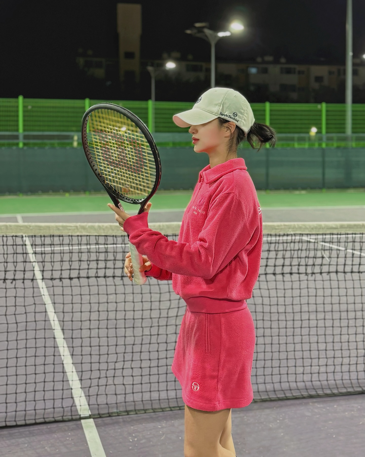 #광고
오랜만에 테니스 까먹기 전에 깔짝 랠리 🎾💞
세르지오타키니 오랜만에 입어봤는데 이번 플리스 셋업 생각보다 훨 따뜻하고 쫘압 좌압 늘어나니 아주 편해씀,, 😌

#무신사 #세르지오타키니 #테니스 #테니스룩