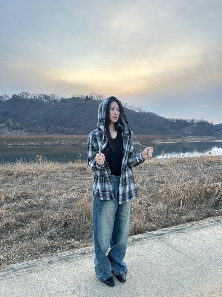 스탠다드에러 남여공용팬츠 빈티지옐로우 야외 착용 후기