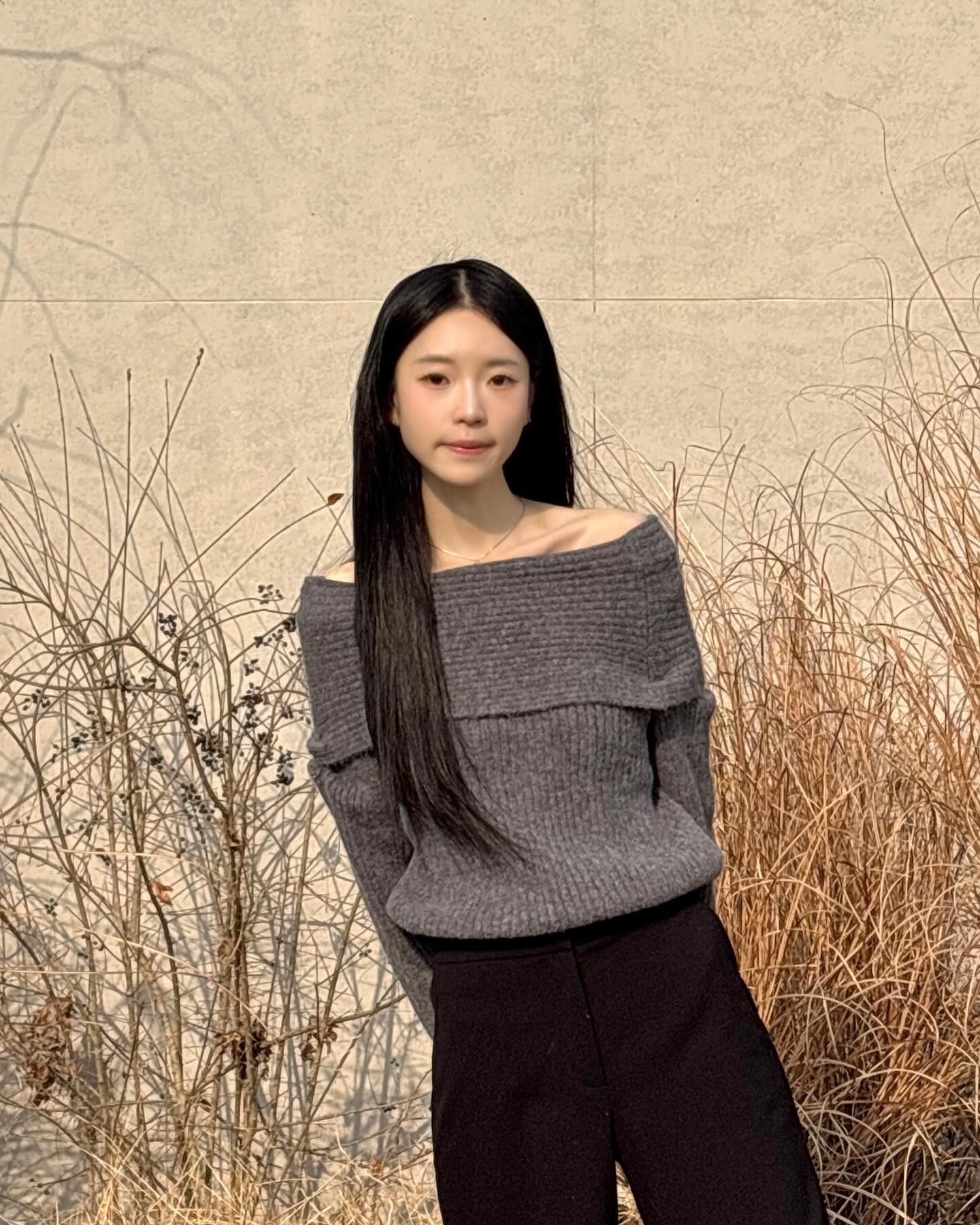 얼어 죽어도 오프숄더 🤭🩶