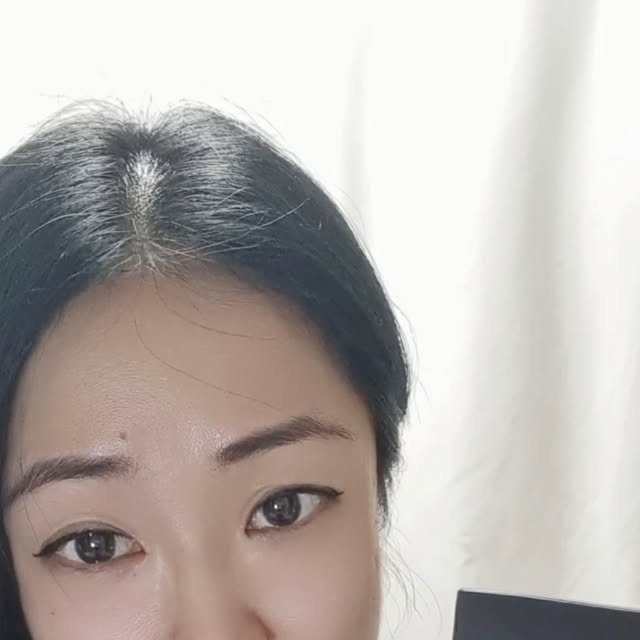 오도경 on Instagram: "#협찬 새치가 자꾸 생겨서 새치 예방에 도움이 되는 여성 전용 새치 유산균 <맬런스 미스블랙 유산균>을 섭취해봤어요✨️ <맬런스 미스블랙 유산균>은 현직 약사,한의사