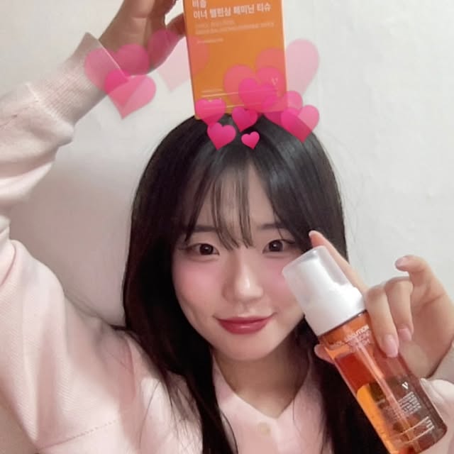 유미 on Instagram: "#광고 ✨W케어 18관왕 , 누적 판매량 50만병 , 올리브영 여성 청결제 1위 ✨ 다들 생리 , 질염 , 분비물로 인한 냄새로 신경 쓰이셨던 적 한번쯤 있으시지 않나요 ? 🥹 바솔 이