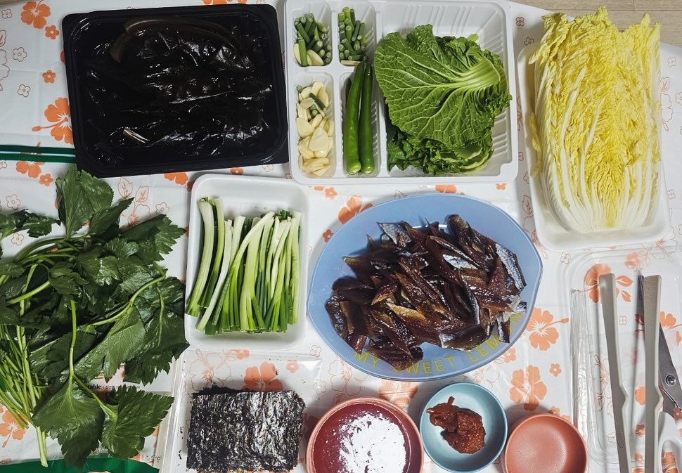 크리스마스는 과메기 한상차림과 함께👍
#크리스마스 #크리스마스파티 #미소과메기 #포항맛집 #과메기파티 #연말파티 #겨울맛도리 #행복스타그램