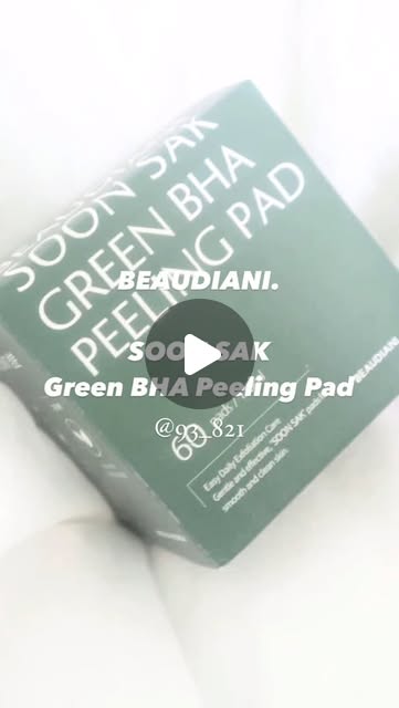 INI 이니 on Instagram: "#광고 중요한 날 필수! 화잘먹 각질 순삭템 ✨
@beaudiani 

묵은 각질을 제거해주는 BHA
+ 
피부 진정에 좋은 어성초가 만난

BEAUDIANI.

SOON SAK 
Green BHA Peeling Pad
뷰디아니 그린 바하 순삭 필링 패드

각질, 피지, 메이크업 등 제거하면서 
피부 속 수분을 채워주고, 진정에 도움을 줍니다.

주 성분으로는 
🍃어성초, 병풀, 티트리, 마데카소사이드로 
민감한 피부에도 사용할 수 있으며
모공 고민에도 good 

#비건화장품 #뷰디아니 #토너패드 #바하패드 #각질패드 #각질제거토너 #필링패드 #닦토 #저자극토너 #저자극토너패드 #스킨케어 #kbeauty #뷰스타 #뷰티인플루언서 #뷰티인플루언서이니 #네이버인플루언서 #네이버뷰티인플루언서"
