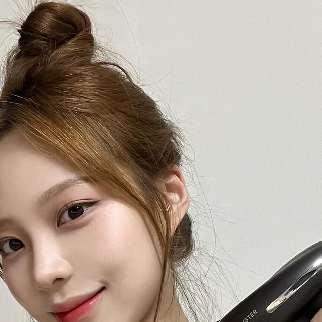 의리 | 여행 • 숙소 on Instagram: "#광고 나의 승모근을 책임져주는 마사지건👏

국내 최초 가로형 트윈 마사지건으로 
넓은 부위도 한번에! 너무너무 시원했다

가벼워서 오래 마사지해도 손목에 무리 안가고
4가지 헤드로 다양하게 마사지🥰
🫶추천드려요🫶

#마사지건#부모님선물#효도#승모근#하부승모근#맛사지건 #바디스터 #바디스터트윈맥스"