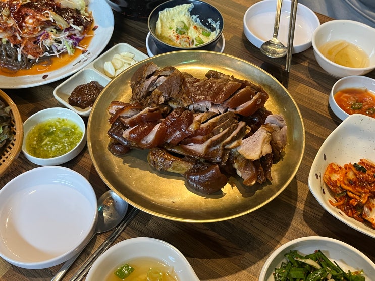 서울 | 잡내 없고 푸짐한 족발의 야들야들한 맛이 일품인 청량리역 맛집 호야네족발 동대문점