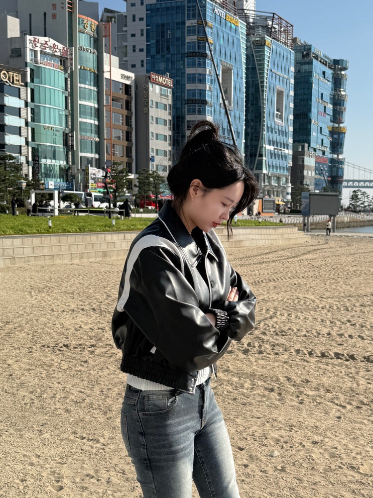 간절기·초겨울 추천 비바브라운 레더 바시티 자켓 착용샷 후기