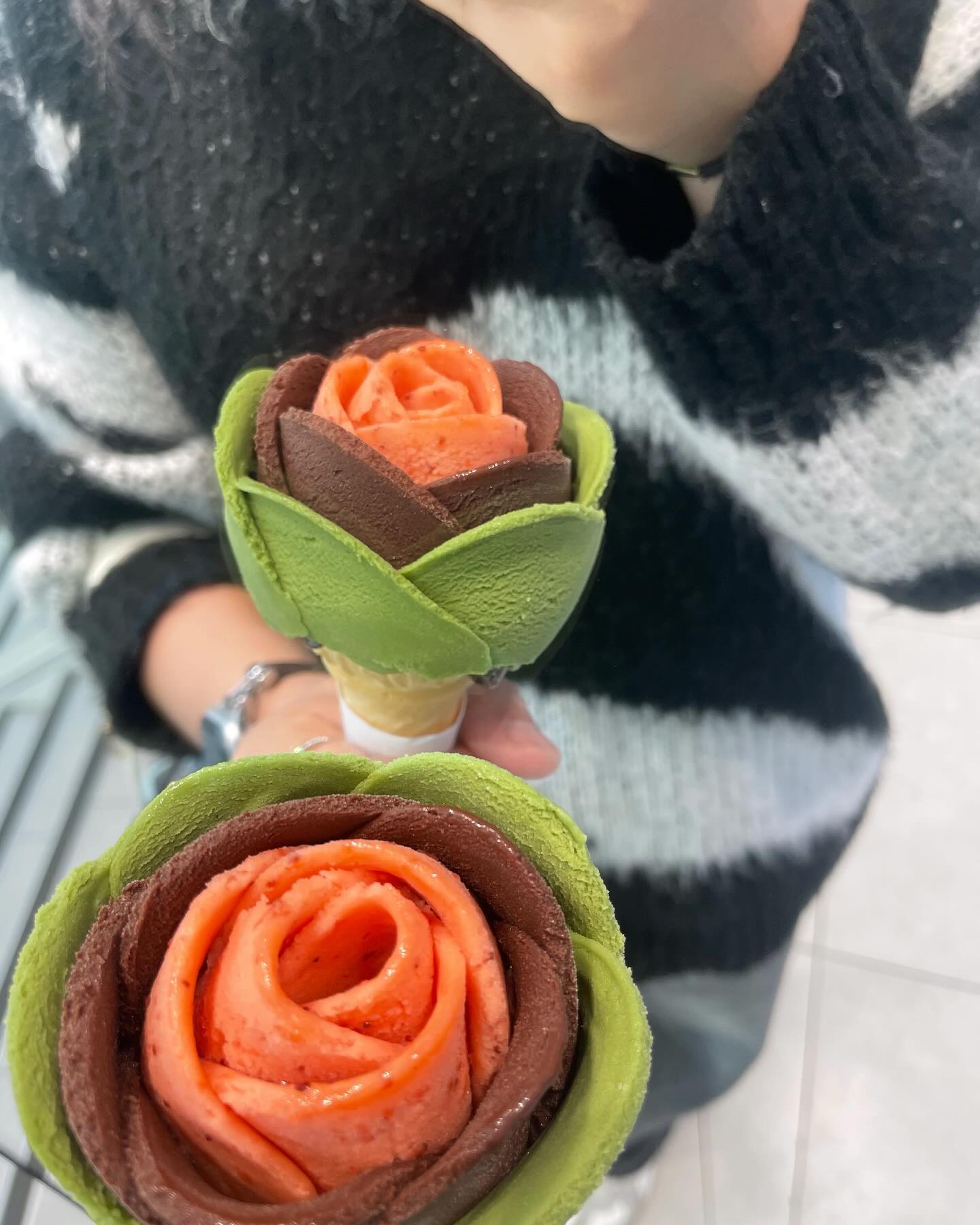 🌹🍦
.
.
.
#피드맞추기 #피드꾸미기 #인스타 #선팔맞팔 #맞팔선팔 #맞팔환영 #맞팔해요 #선팔하면맞팔 #선팔환영 #다렉 #ootd #fff #like4follow #f4f #l4f  #l4l #코디 #오늘의룩 #데일리룩 #오오티디 #데일리 #피드 #첫줄반사 #다렉 #명동 #장미 #남산 #도토리캐리커쳐 #수플레팬케이크 #데이트 #겨울
