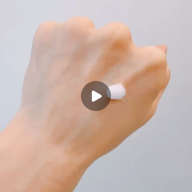 최대한🇰🇷 on Instagram: "#광고
피부 장벽부터 기미까지 한 번에 잡아주는 한국자이화장품 이지트라 #EGF #재생크림
-
고함량 EGF와 판테놀이 들어있는데도 수분크림처럼 싹 흡수되어 끈적임이 없이 산뜻하게 마무리되고 칙칙했던 피부가 밝아지고 무너진 장벽이 탄탄해지고 피부결이 쫀쫀해지는게 보여서 좋아요!
-
네이버에 #이지트라크림 검색해서 꼭 써보세요! @3wclinic.official"