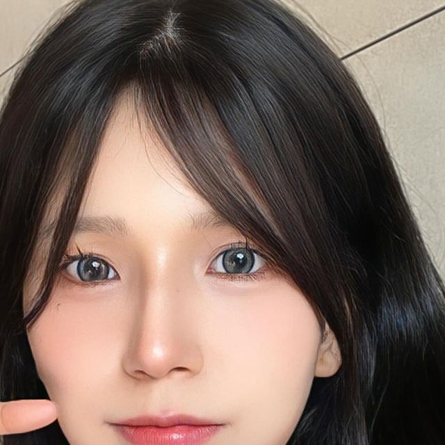 나윤 on Instagram: "#광고 
남과는 다른  IDIFF(I am different!)의 렌즈👀
MEOW 쿤 그레이 컬러렌즈에요.
모든 각도에서 반짝반짝 빛나는 영롱영롱 아기 고양이눈🐱✨
KFDA, GMP 승인받아 안전성과 신뢰성까지🥰
.
.
.
.
.
#OLOLA#자연스러운렌즈#써클렌즈#컬러렌즈#오로라렌즈#idiff#아이디프#학생렌즈#하이라이트렌즈"