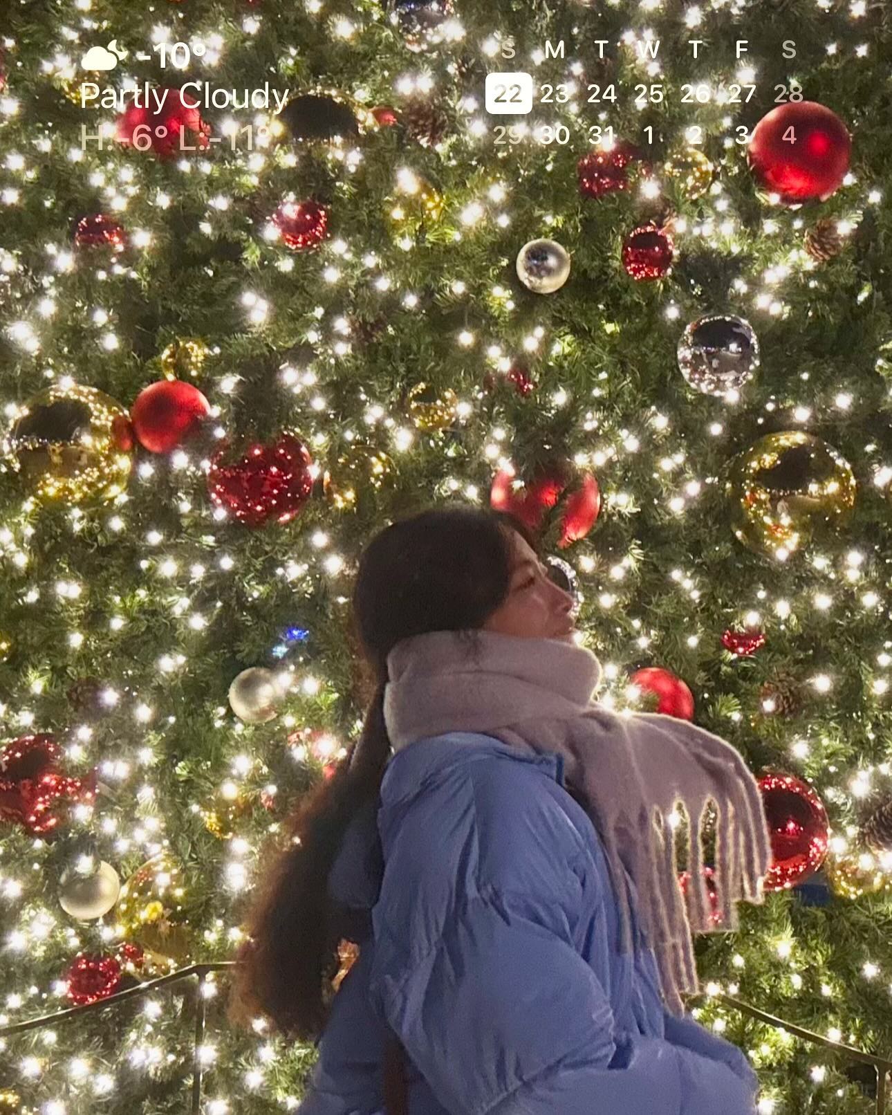 Holiday season my current wallpapers🎄🧣
-
-
-
-
-
-
-
-
-
-
-
-
-
#newyork #likeforfollow #newyorktrip #likeforfollow #뉴욕 #newyorker #christmasmarket #bryantpark #newyorklife #zara #フォロー #フォローバック #いいねした人全員ファローする #polo #wallpaper #snow #gucci #christmasmarket #팔로우미 #유학생 #좋아요그램 #친스타그램 #맞팔환영 #선팔환영 #팔로우환영 #소통해요 #louisvuitton #인친환영 #christmas