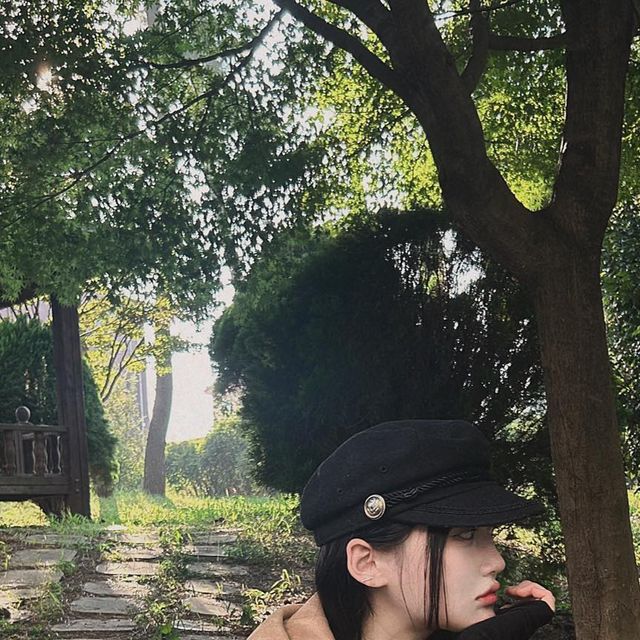 백은채 on Instagram: "🍂 @1rony9orno_official 덥냐고 물어보지 말아줘 당연히 아직은 더워... 그럼에도 불구하고 다들 가을 옷 준비하고 있는 거 다 알아요!!! 가을 겨울은 예쁜 옷 많아서 너무 좋아