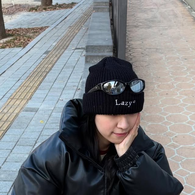 지연 on Instagram: "#광고 🎸✨🖤"