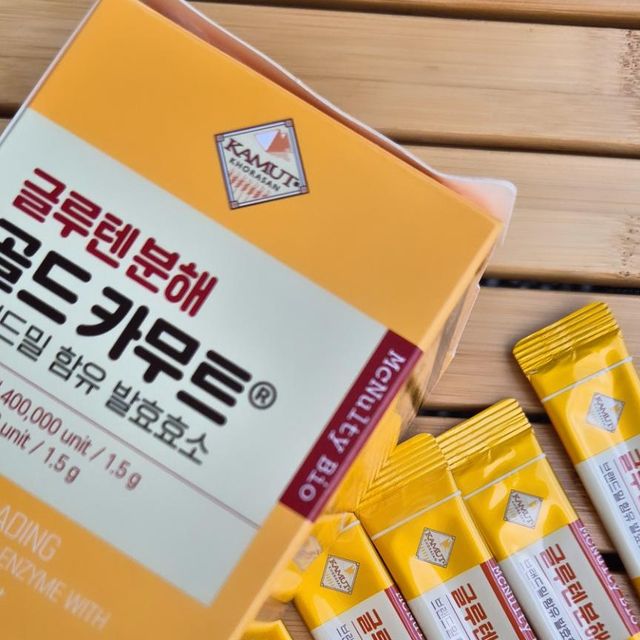 마미주 on Instagram: "#협찬제공
@mcnultybio_official
 [글루텐 분해 골드 카무트® 브랜드밀 발효효소]

이번에 캠핑갔을때 필수템이었어요❤️
캠핑갈때 과식했을때 ! 
속편을 편하게하고싶다면
✔️캐나다산 정품 카무트 브랜드밀 함유 
✔️글루텐 분해까지 되는 차세대 효소
✔️정제효소는 함유되어 있지 않은 100% 리얼 발효효소
✔️국가기관에서 인정한 독자적인 발효 신기술

1일1포로 부담없고 가방에쏙 넣어다니기 최고!고소하고 입자가 고와서 저는 입에털어넣고 녹여먹었어요❤️

#광고#카무트효소#효소#카뮤트효소#골드카무트효소#카무트#카무트효소효능#효소역가수치#카무트효소가격#카무트효소추천#카무트효능#곡물효소#카무트효소분말#탄수화물분해#분해효소#역가수치높은효소#골드카뮤트효소#카무트효소골드#카무트가루#카뮤트효소효능#골드카무트#카무트분말#호라산밀카무트#호라산밀효능"