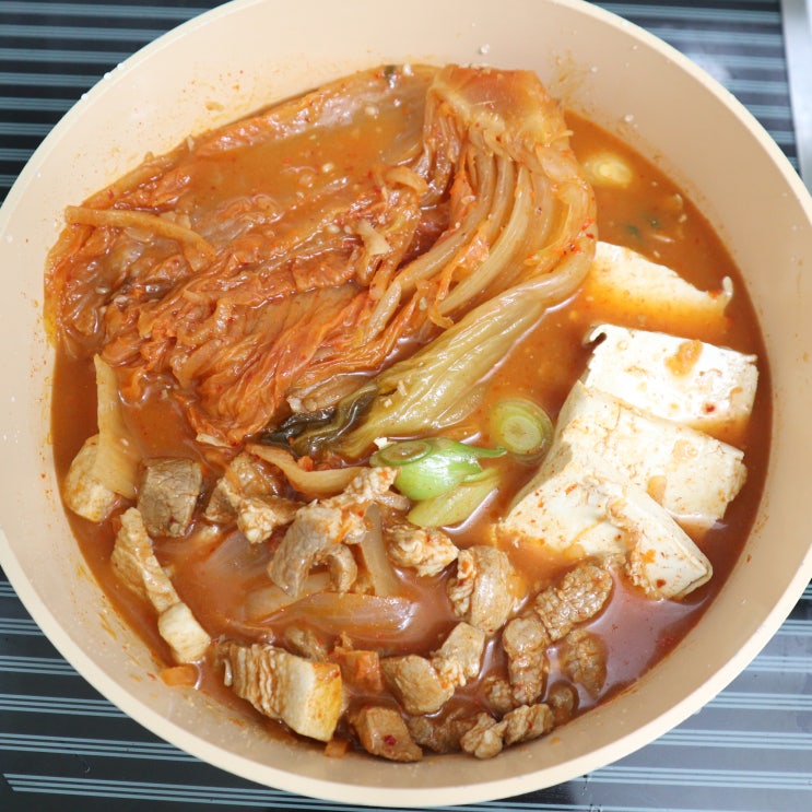 원경례 한돈 김치찌개 밀키트 집밥 생각날때 붓고 끓이면 끝