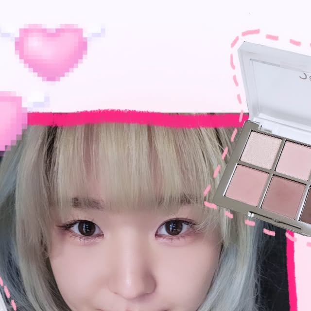 유쥬 on Instagram: "봄이라고 메이크업도 코랄핑크로즈 이것저것 다 섞는 거야...🌸 🌸투에이엔 베러 미 아이팔레트 02 페어리 --------------------------------------------- 웜쿨 가리지 않고 데일리 무