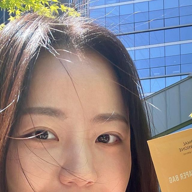 올리브🫒 | 뷰티•라이프스타일•일상 on Instagram: "#광고 #제품협찬 

[플러스 리포좀 글루타치온]

🍋 요즘 내 최애 음료 🍋
 #페이퍼백 #플러스리포좀글루타치온 

-국내 유통되는 글루타치온 중 최대 순수함량
-리포좀 형태의 높은 흡수율
-상큼한 레몬맛으로 음료 대신 섭취 가능
-마시는 레티놀+페이퍼백만의 시너지

가방에 1포씩 챙겨다니기도 좋고
쉽고 맛있게 글루타치온 섭취하기💛

#페이퍼백 #플러스리포좀글루타치온 #국내최대함량 #레몬맛 #글루타치온 #워터믹스 #마시는레티놀"