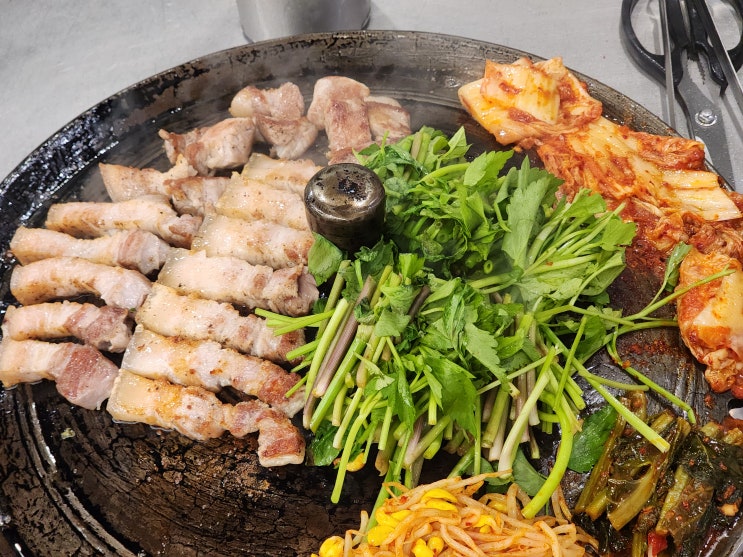 중화역 맛집 목구멍 추천, 삼겹살과 미나리의 환상 궁합, 제대로 된 고기집