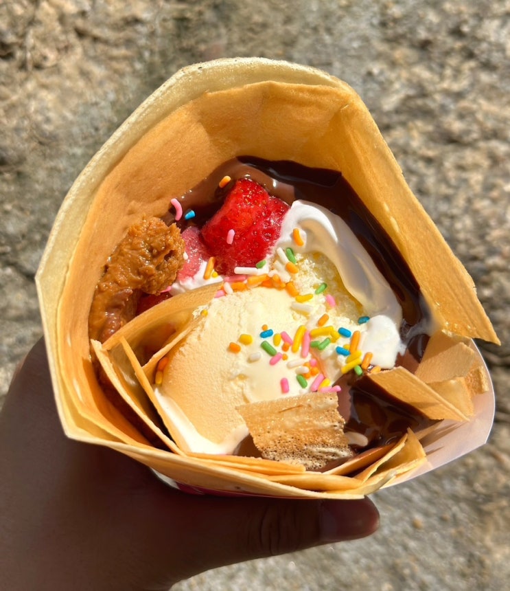 누텔라와 과일 가득! 홍대 크레페 디저트 맛집 : '달꽃크레페'