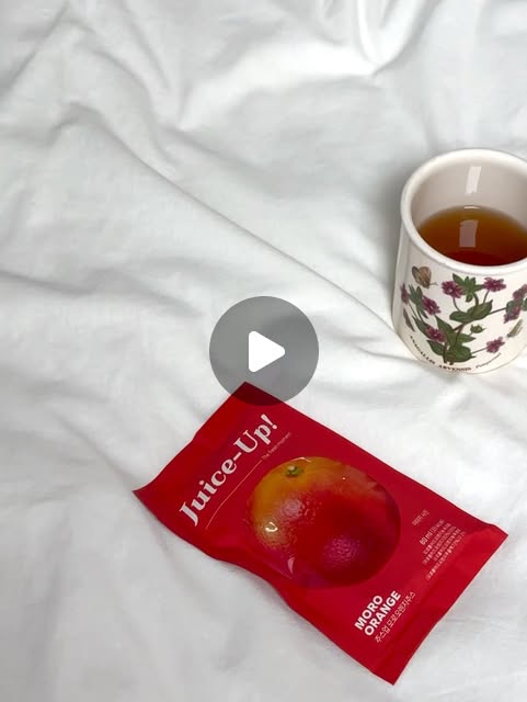 @ji_eun39 on Instagram: "#광고

요즘 나의 최애 주스..🍊🧡

#주스업 #juiceup #올리브영모로오렌지 #올리브영"
