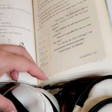규리플 on Instagram: "#협찬 🎧요즘 운동할 때나 독서할 때 꼭 챙기는 
SMIRIA이어폰!📚 👟

무선이라 선 걱정 없이 자유롭게 움직일 수 있어서 
너무 편해요.
특히 가벼운 착용감 덕분에 오래 껴도 귀가 아프지 않고 
노이즈 차단이 생각보다 좋아서 집중할 때 딱이에요.

음질도 이 가격에 이 정도면 진짜 만족스럽고
통화할 때도 음성이 또렷하게 들려서 
일상에서도 자주 사용하게 되더라고요.

가성비 좋은 블루투스이어폰 찾고 있다면 
SMIRIA 완전 추천해요!

🔗 구매링크
https://link.coupang.com/a/c
V051U

@smiria2012

#SMIRIA이어폰 #SMIRIA #이어폰 #무선이어폰 #블루투스이어폰 #이어폰추천 #블루투스이어폰 
#이어폰추천 #가성비템 #무선이어폰추천 #운동템 #음질좋은이어폰"