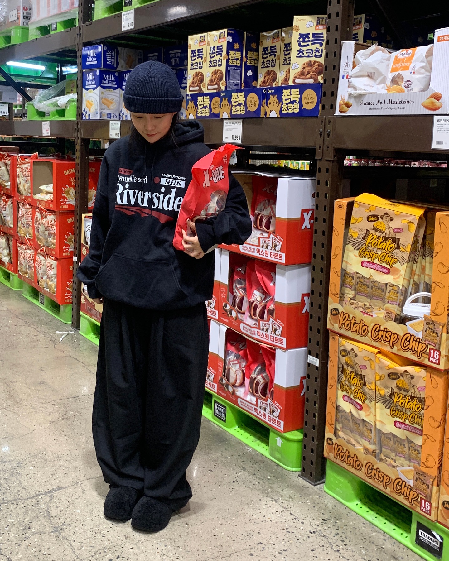 #협찬 180store__ 
gildan

나 오늘만 일하면...구일쉰다 힛

GILDAN X EMEM
RIVERSIDE HOODIE

둥근 벌룬핏에 캐주얼한 무드
땀을 빠르게 배출하는 DRY BLEND 기능성 원단을 사용한 후드입니다

#길단 #후드 #후드티 #겨울코디