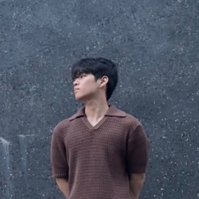 이윤수 on Instagram: "#협찬

🏷️ 아이러니포르노 86-IRO284 [워터프루프] 윈드브레이커 와이드 밴딩 팬츠

가벼운 중량감에 허리 밴딩으로 편안한 착용감!
생활 방수💦

#아이러니포르노화이트라인  #아이러니포르노 #남여공용  #와이드팬츠 #나일론셋업 #무신사 #데일리룩 #팬츠추천 #밴딩팬츠 #여름바지 #긴바지  #Pants"