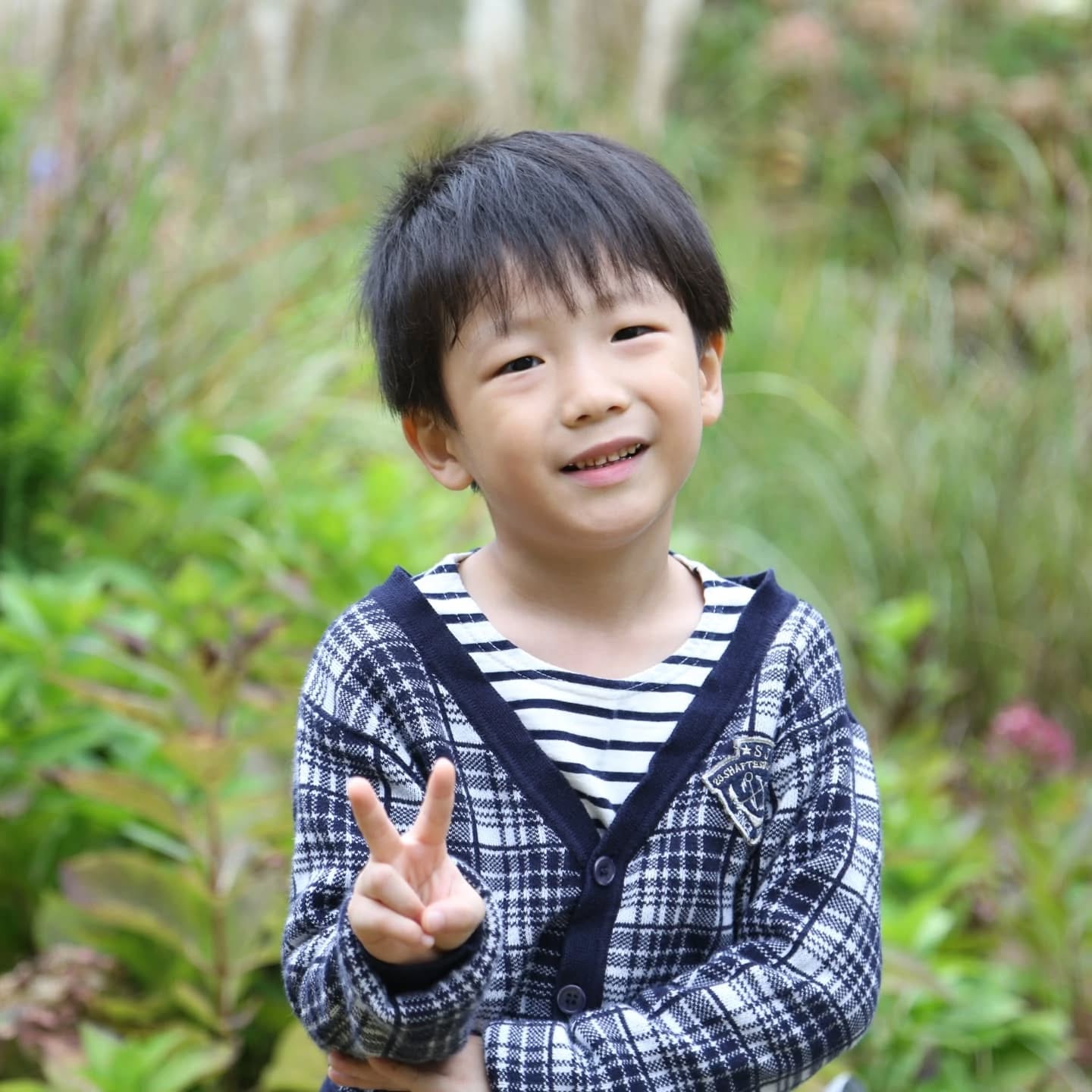 #사형제맘쭈

🌈  막둥이 6살 수료식 🌈

12. 27  6살도 잘 지낸 씩씩이~~

어느덧  내년엔  유치원 대장 7살이네

더 잘 지내보자~^^♡

너의 꿈을 응원해!!!

#수료 #유치원수료 #응원해 #멋진아들 #막둥이