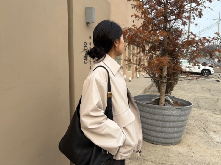 여자 가죽자켓 아이보리 추천, 레더자켓 봄에도 입을 수 있는 코디는?