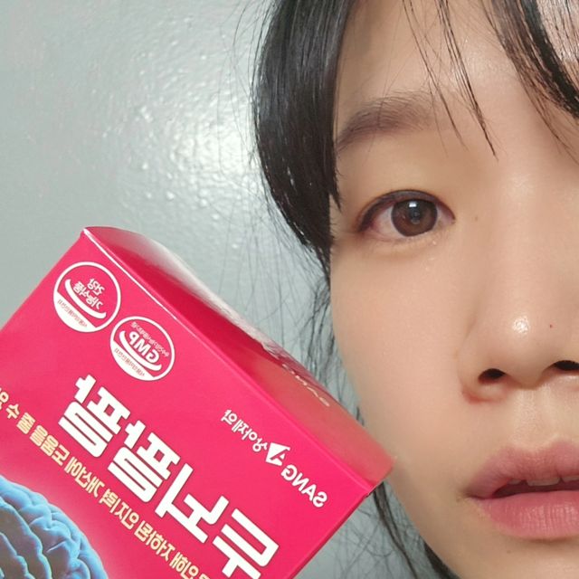 딩딩고도도 on Instagram: "#협찬

학점은행제 한다고 새벽같이 일어나 공부하는 나 😭
이제는 예전같지 않은 기억력에 노력이 2배, 3배 필요하네
그래서 두뇌영양제, 수험생영양제로 유명한
상아제약 두뇌팔팔 챙겨먹는중 ❤️
구수한 미숫가루 맛이라 먹기도 편하고
확실히 정신이 맑아진달까 ~ 집중도 잘되는거 같고
학구열이 불타오르는구만🔥

뇌세포의 주요성분중 하나인 포스파티딜세린 300mg 함유라니✨️
시험 내가 다 뿌셔주마😎

@sanga_pharm 🍀

#광고#상아제약#포스파티딜세린#두뇌팔팔#두뇌영양제#기억력영양제#뇌영양제#수험생영양제#학생영양제#두뇌건강#뇌건강"