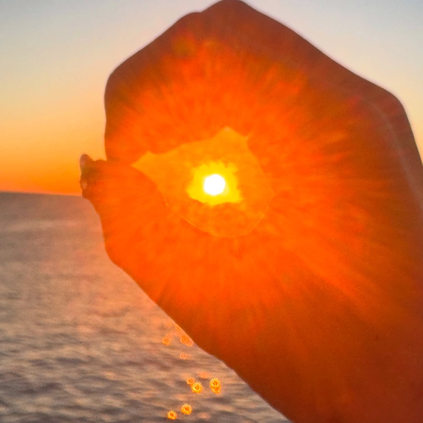 넌 내꺼얌🌞👌🏻✊🏻