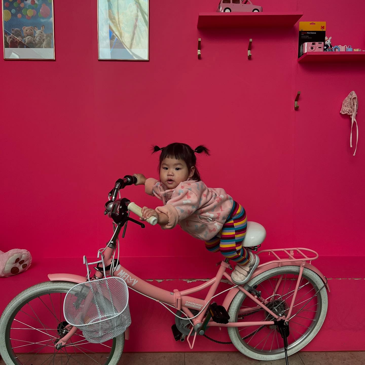 엄마 자전거 이렇게 타는 거 맞아요?