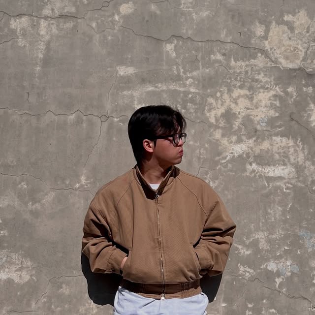 𝐁𝐀𝐄𝐊 | OOTD | DAILY on Instagram: "#광고 봄이야 ~ @standarderror_official 자연스럽게 떨어지는 핏 😌 빈티지한 워싱과 색감 ✨ YKK 지퍼로 튼튼하구 부드러운 슬라이딩 🤐 데일리 아이템으로 딱